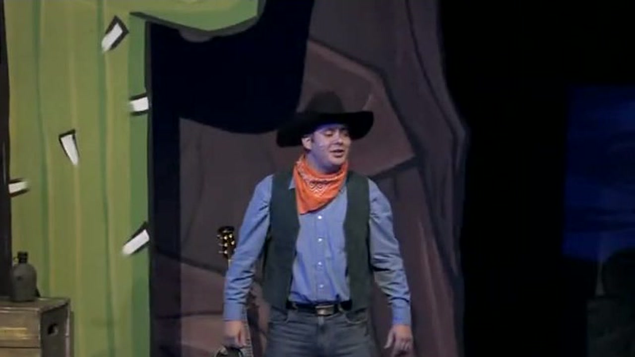 Dylan Collins as Pecos Bill at Magik Theatre